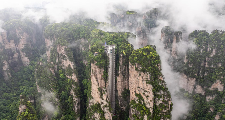 Spotlight on Avatar Mountains, Glass Bridge & Tianmen Mountain - 4 Days
